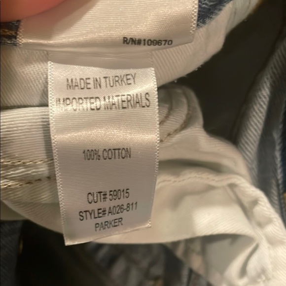 Women’s Agolde Parker Vintage Cut Off Short in Swapmeet - Picture 12 of 12